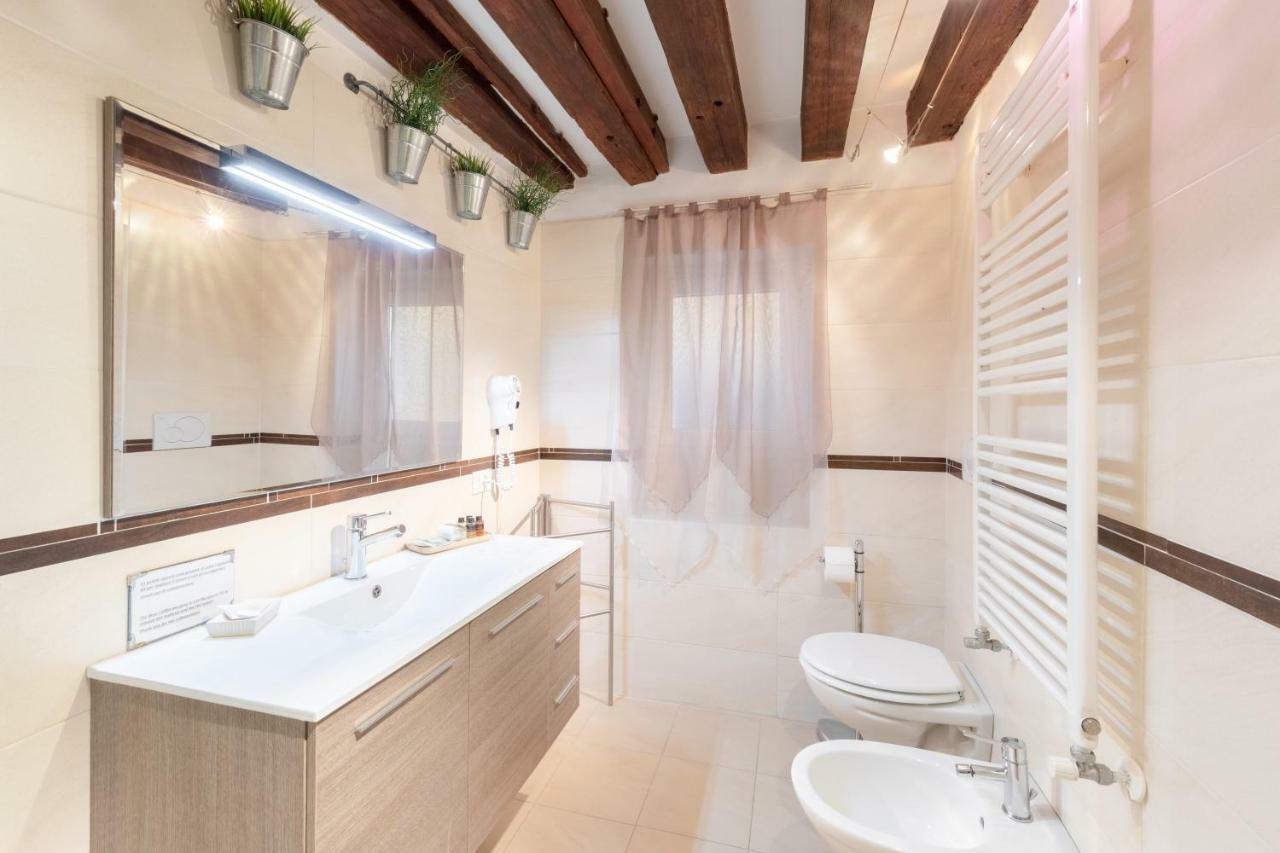 Ca' Del Carro Family Apartment เวนิส ภายนอก รูปภาพ