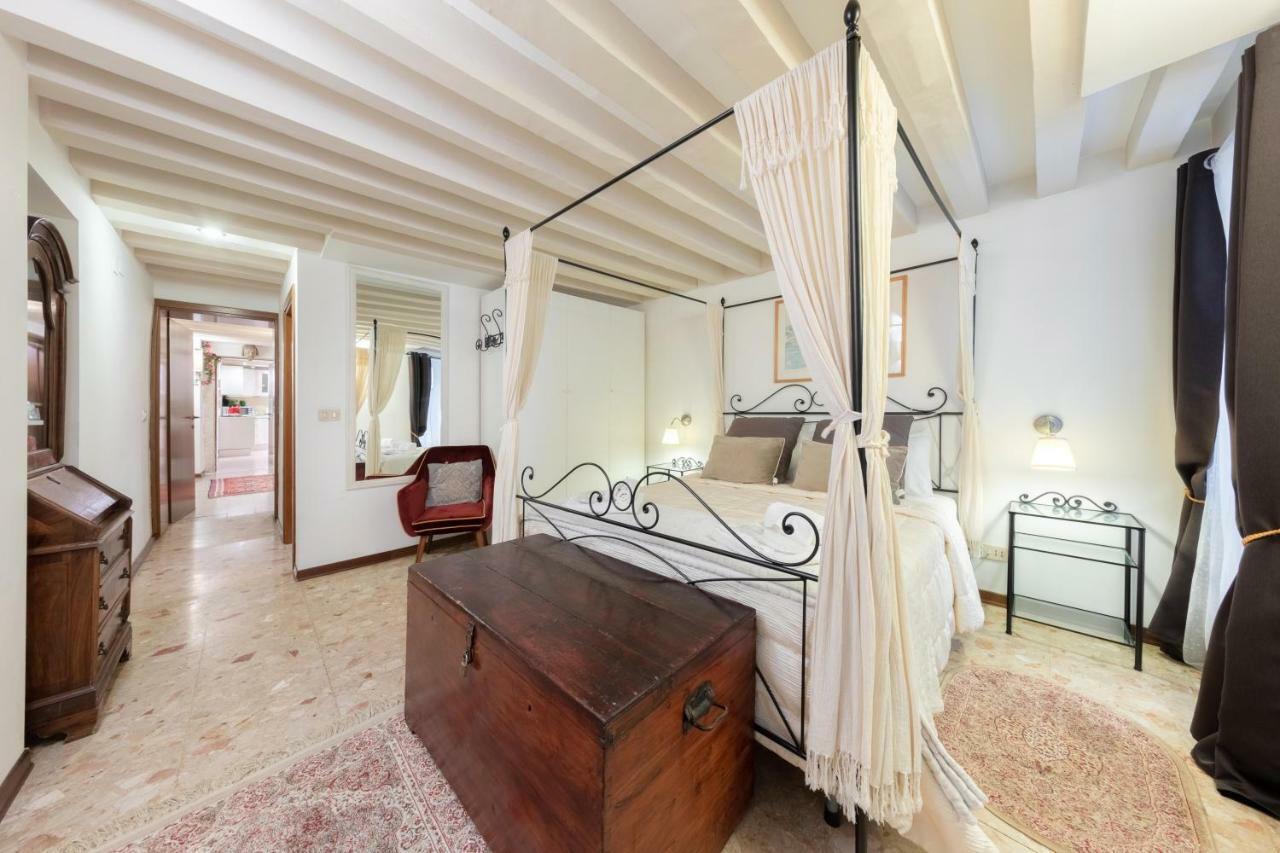 Ca' Del Carro Family Apartment เวนิส ภายนอก รูปภาพ