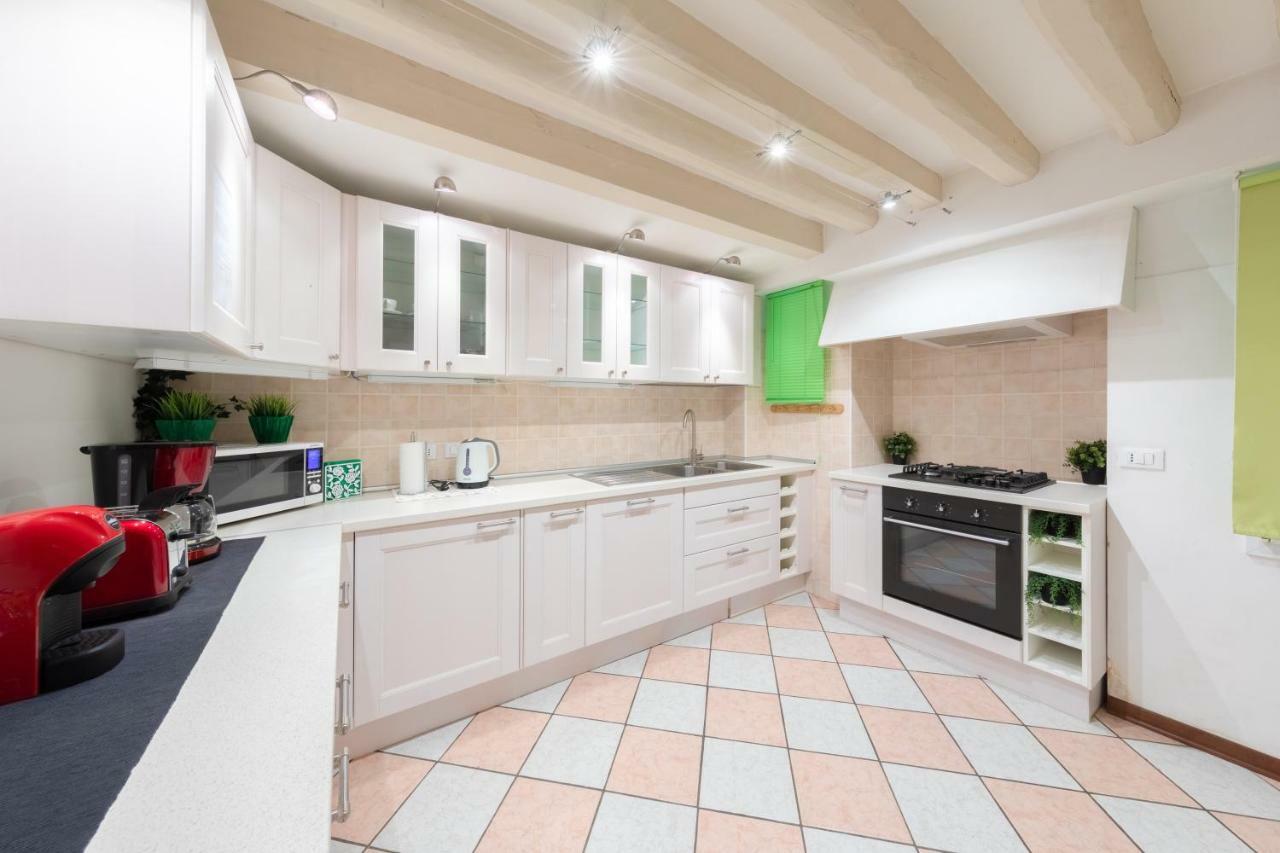 Ca' Del Carro Family Apartment เวนิส ภายนอก รูปภาพ