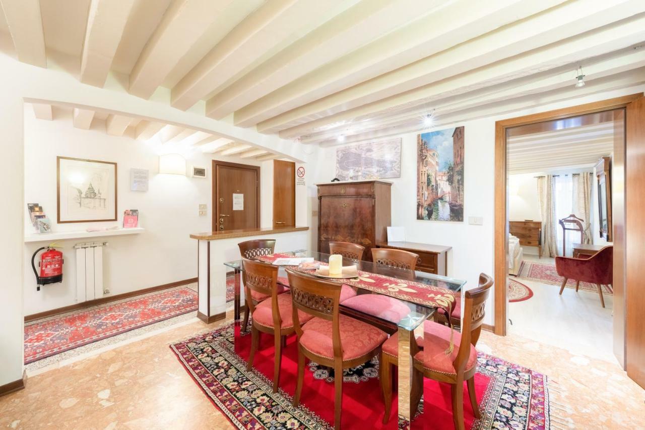 Ca' Del Carro Family Apartment เวนิส ภายนอก รูปภาพ